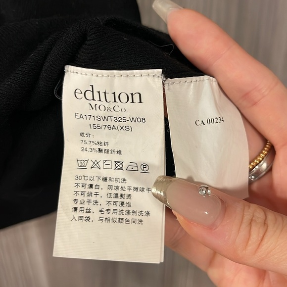 edition MO&CO black sweater with choker size XS - Picture 3 of 6